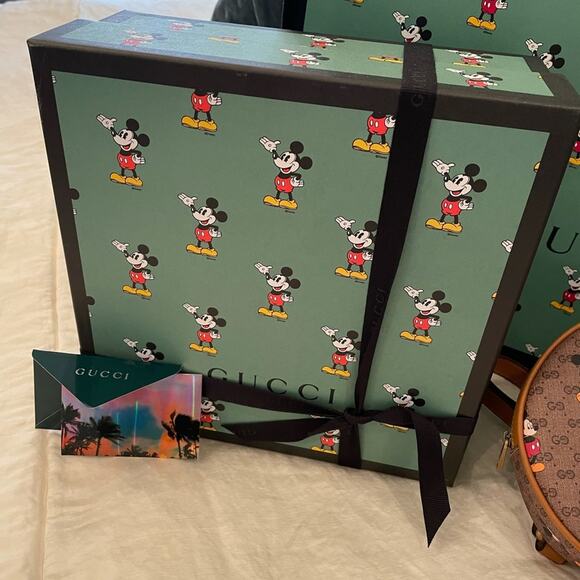 Gucci x Disney Circle Backpack Bag Purse NEW in box + shopping bag - Picture 4 of 14